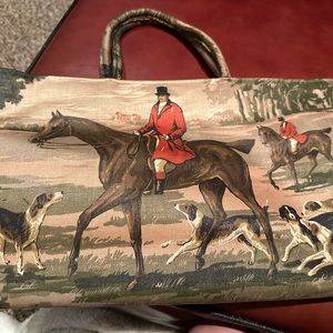 Carey bag with horses on it ( fox hunt)